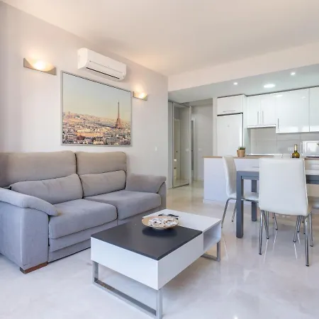 Castillo Apartment *